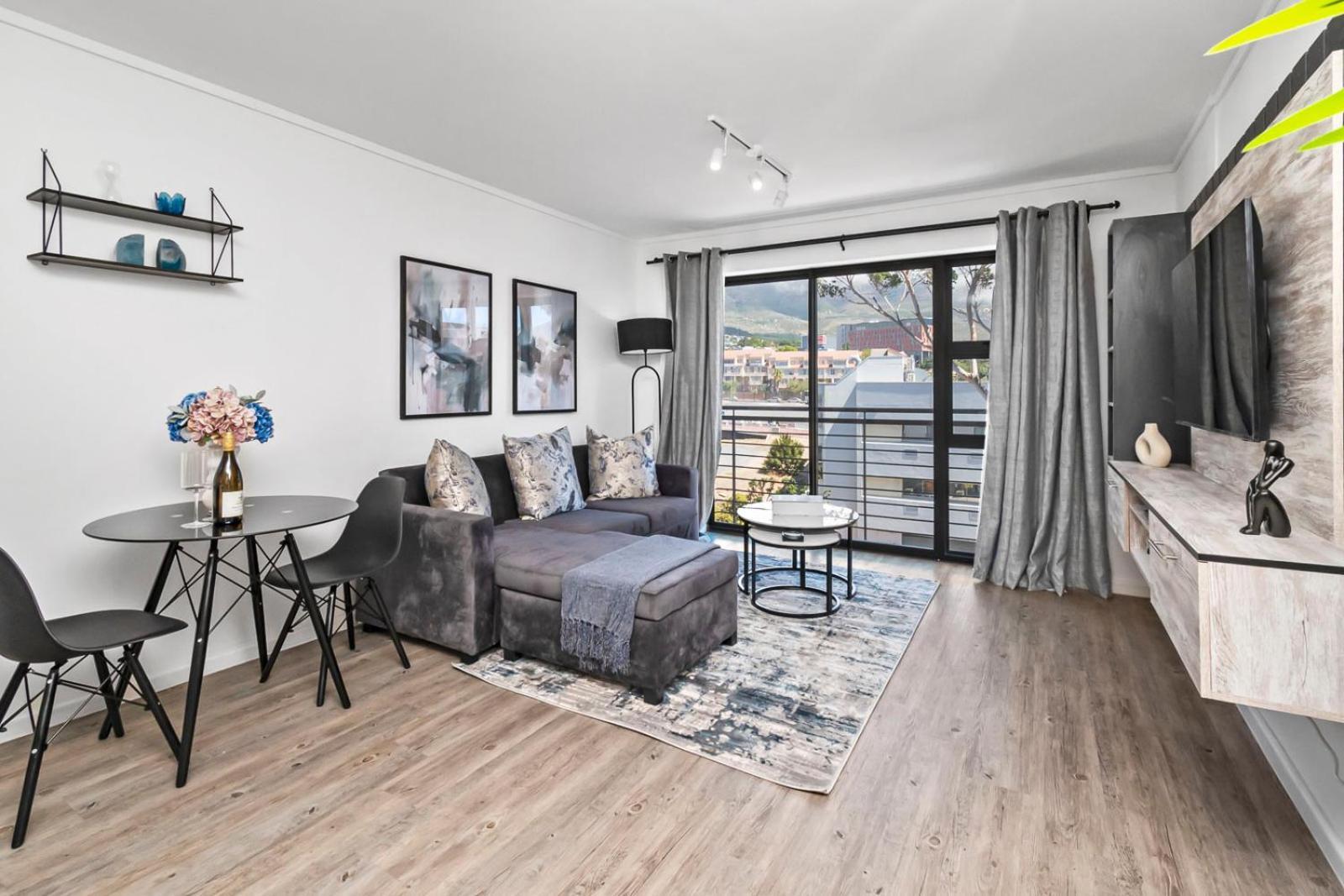 Castle Rock 2-bedroom With Iconic Views Apartment *