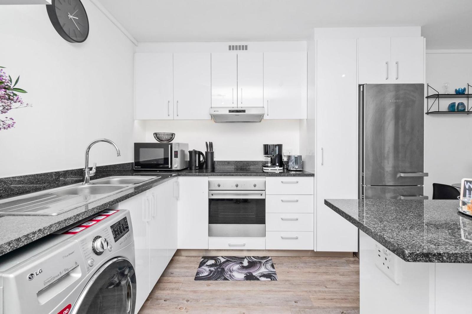 Castle Rock 2-bedroom With Iconic Views * Cape Town