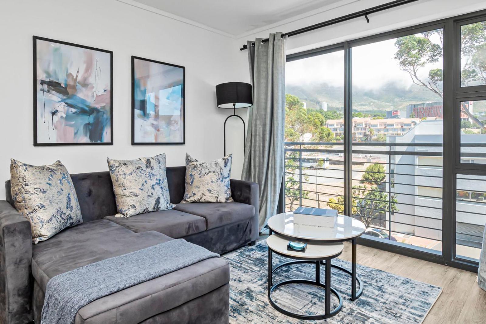 Castle Rock 2-bedroom With Iconic Views Apartment Cape Town